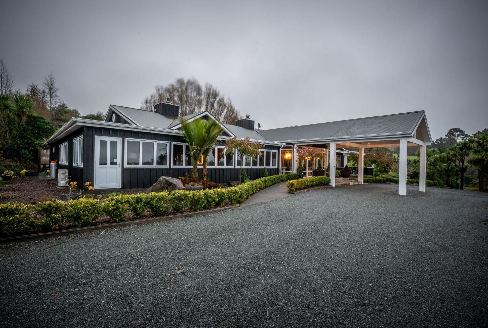 Woodhouse Mountain Lodge Warkworth Exterior photo